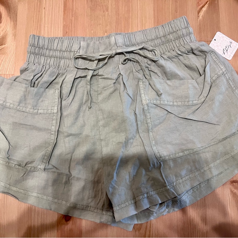 Free People Linen Shorts • Size XS (Fits Size S) • New with tags